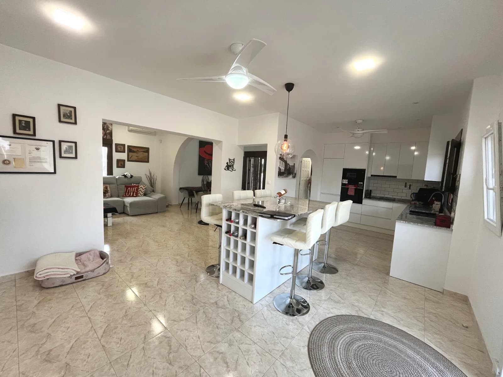 Villa de 3 dormitorios en venta en Daya Vieja, Alicante / Costa Blanca - Image 9