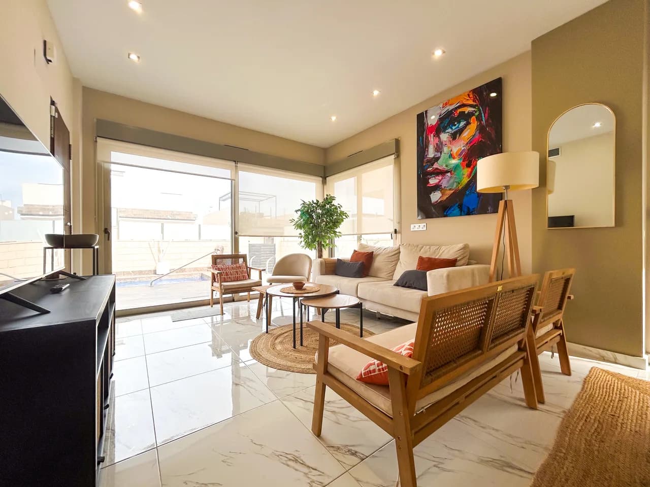Villa de 3 dormitorios en venta en Villamartin, Alicante - Image 5