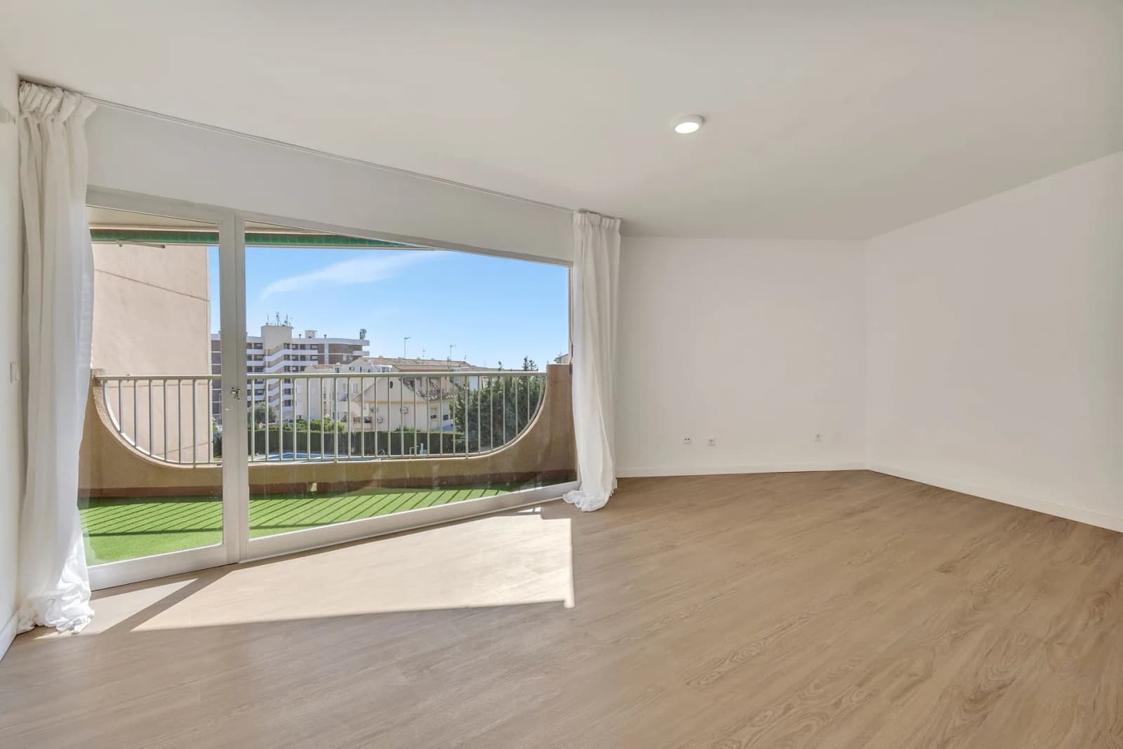 Apartment de 3 dormitorios en venta en Cabo Roig, Costa Blanca - Image 6