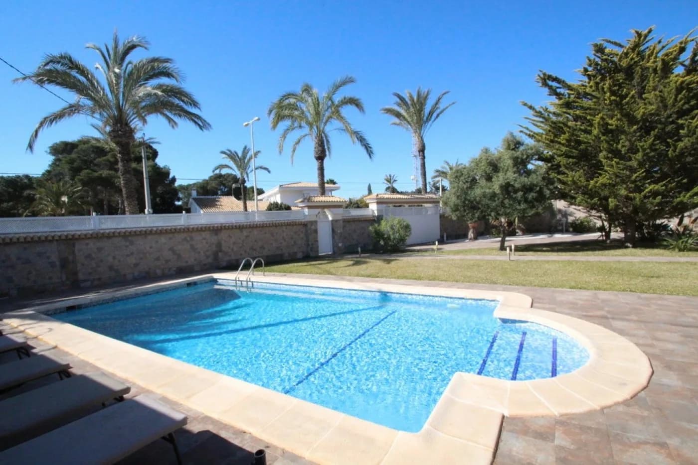 Villa de 5 dormitorios en venta en Orihuela Costa, Alicante - Image 3