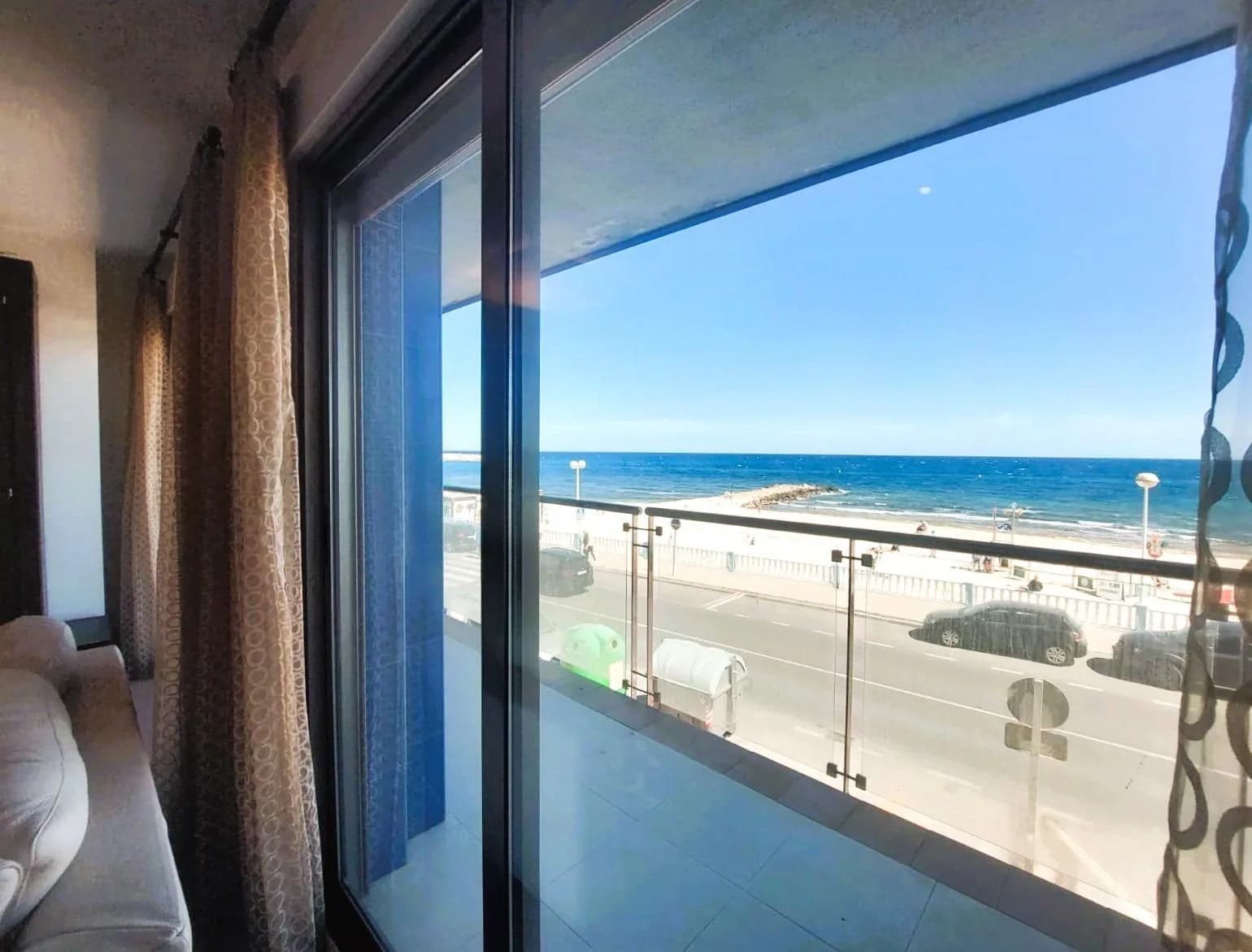 Apartment de 4 dormitorios en venta en Torrevieja, Alicante - Image 4