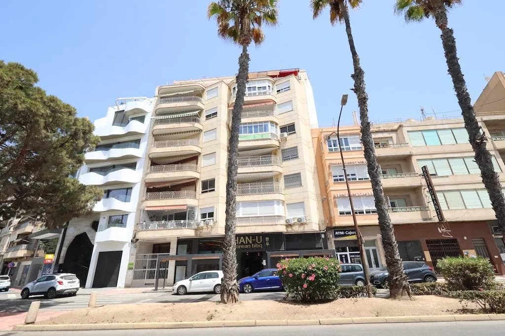 Apartment de 3 dormitorios en venta en Torrevieja, Alicante