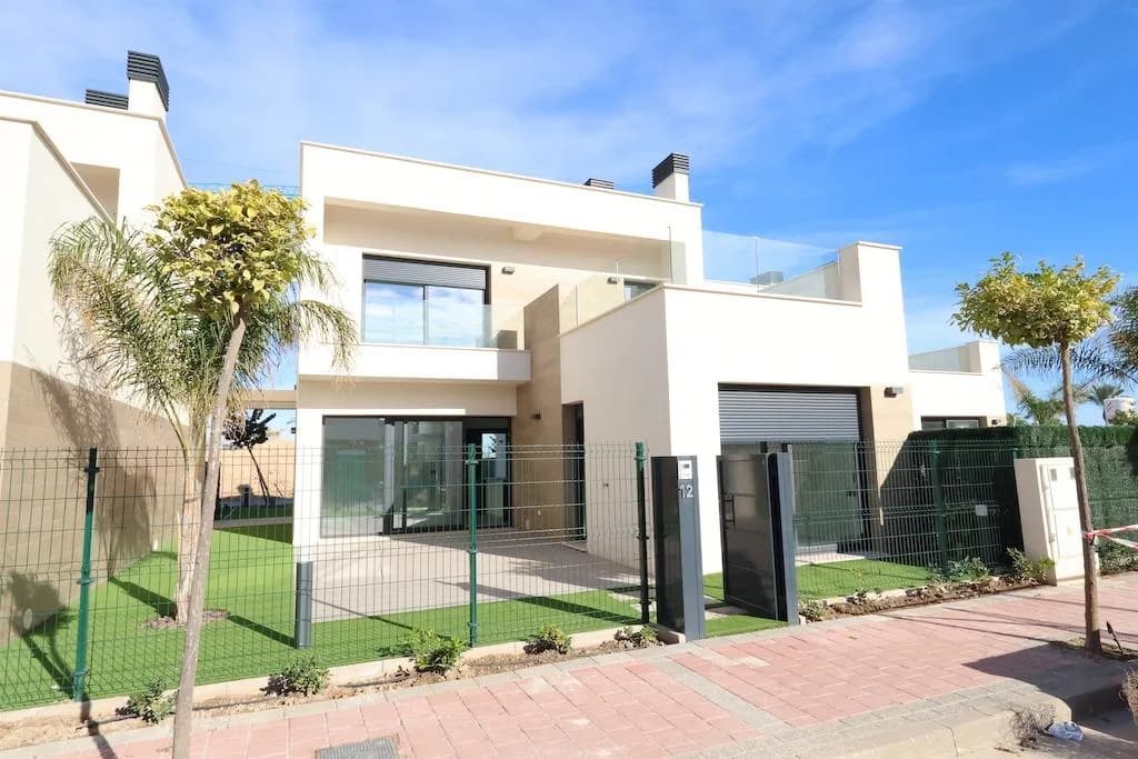 Villa de 3 dormitorios en venta en Los Alcázares, Murcia - Image 2