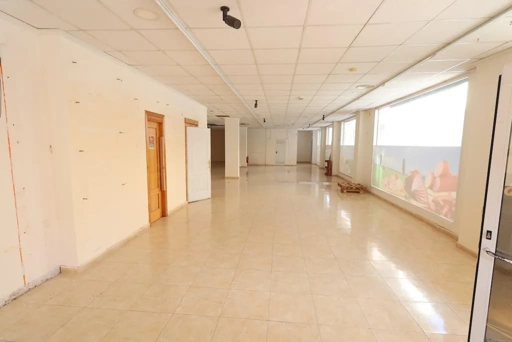 Commercial Premises In Torrevieja - Image 3