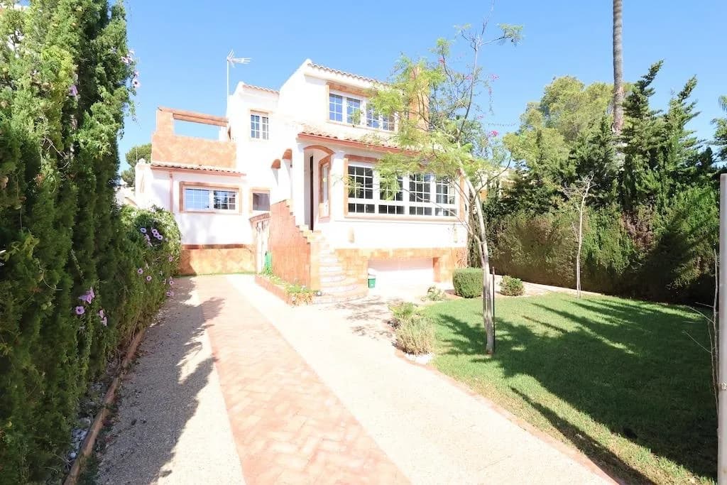 Villa de 4 dormitorios en venta en Orihuela Costa, Alicante