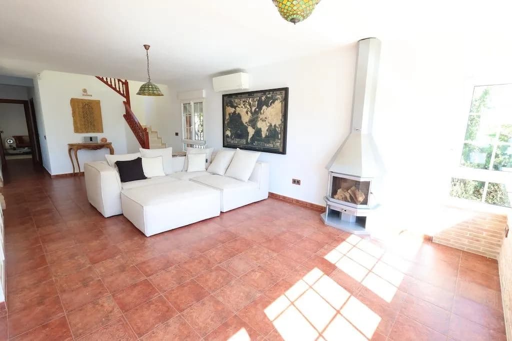 Villa de 4 dormitorios en venta en Orihuela Costa, Alicante - Image 2