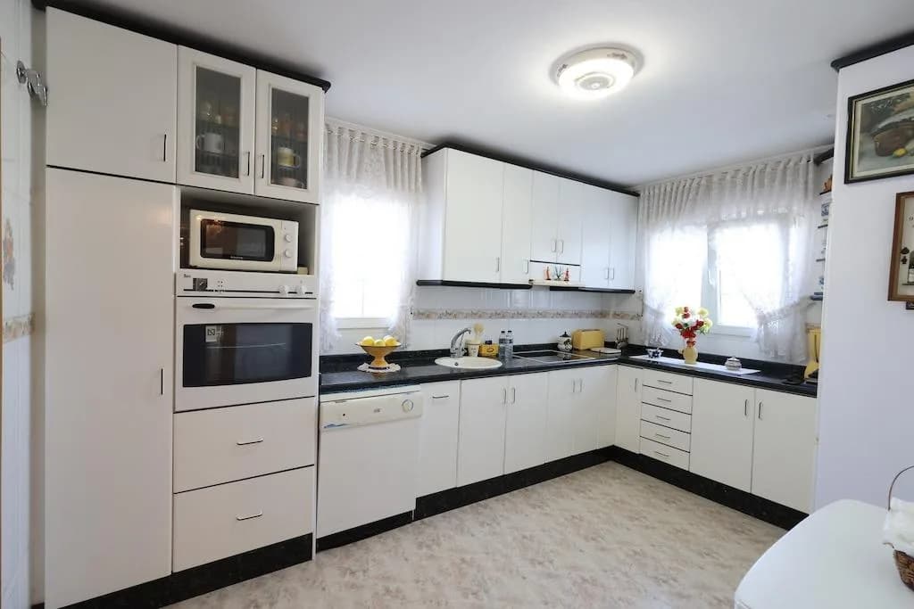 Villa de 5 dormitorios en venta en Orihuela Costa, Alicante - Image 4