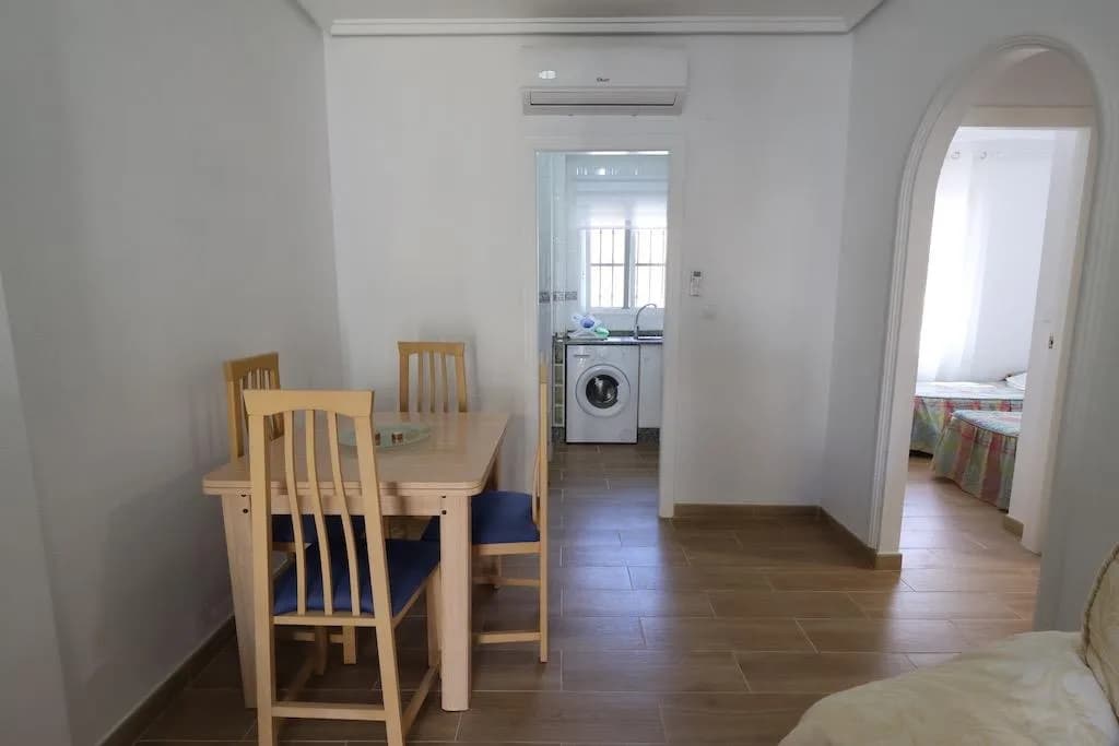 Bungalow de 2 dormitorios en venta en Orihuela Costa, Alicante - Image 7