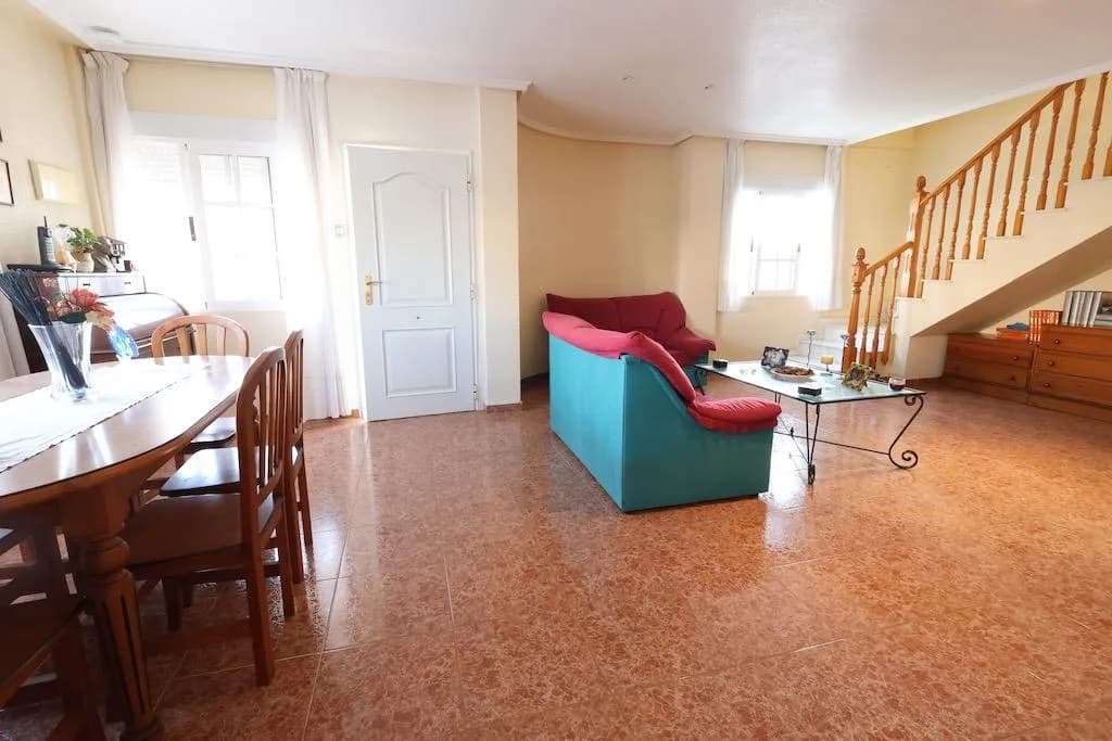 Villa de 3 dormitorios en venta en Torrevieja, Alicante - Image 9