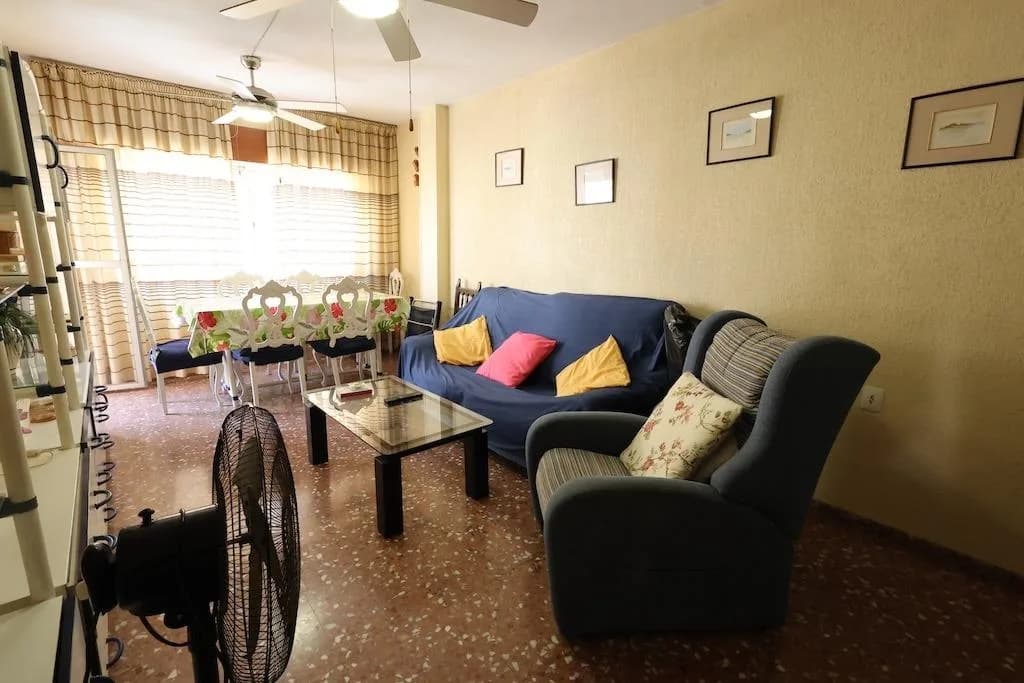 Apartment de 3 dormitorios en venta en Torrevieja, Alicante - Image 4