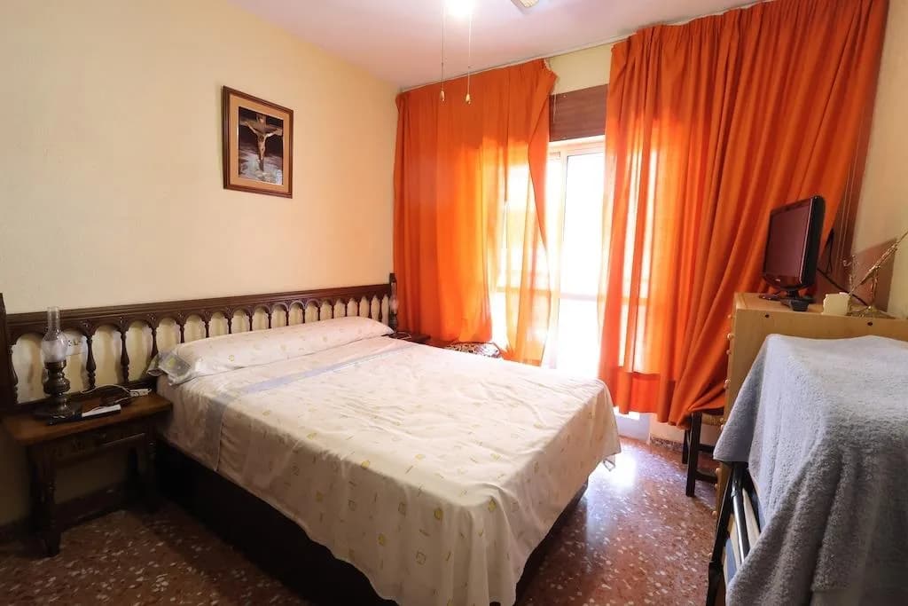 Apartment de 3 dormitorios en venta en Torrevieja, Alicante - Image 9
