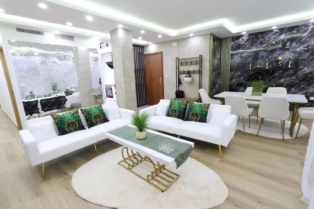 Apartment de 4 dormitorios en venta en Torrevieja, Alicante - Image 2