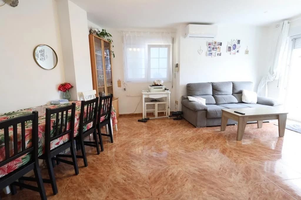 Villa de 3 dormitorios en venta en Torrevieja, Alicante - Image 4