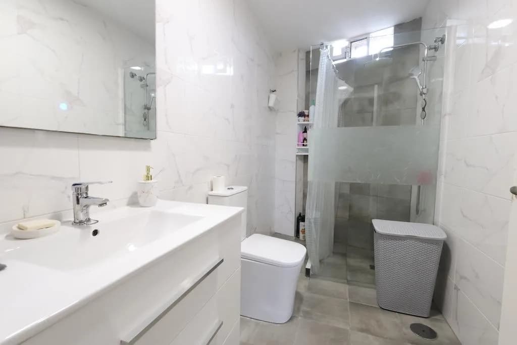 Villa de 3 dormitorios en venta en Torrevieja, Alicante - Image 8