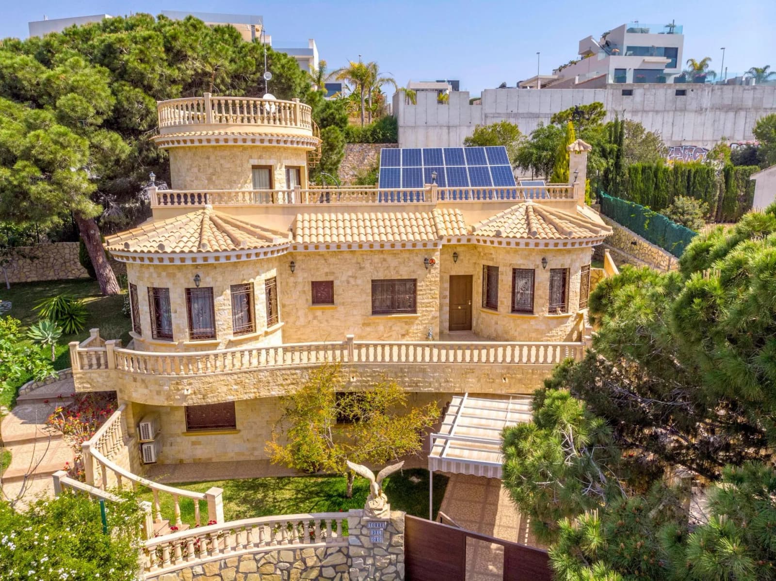 Villa de 4 dormitorios en venta en Orihuela Costa, Alicante - Image 2