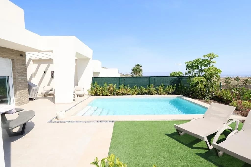 Villa de 3 dormitorios en venta en Algorfa, Alicante - Image 3
