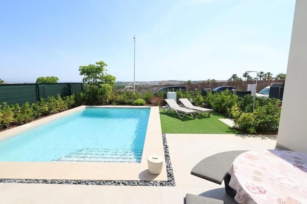 Villa de 3 dormitorios en venta en Algorfa, Alicante - Image 4