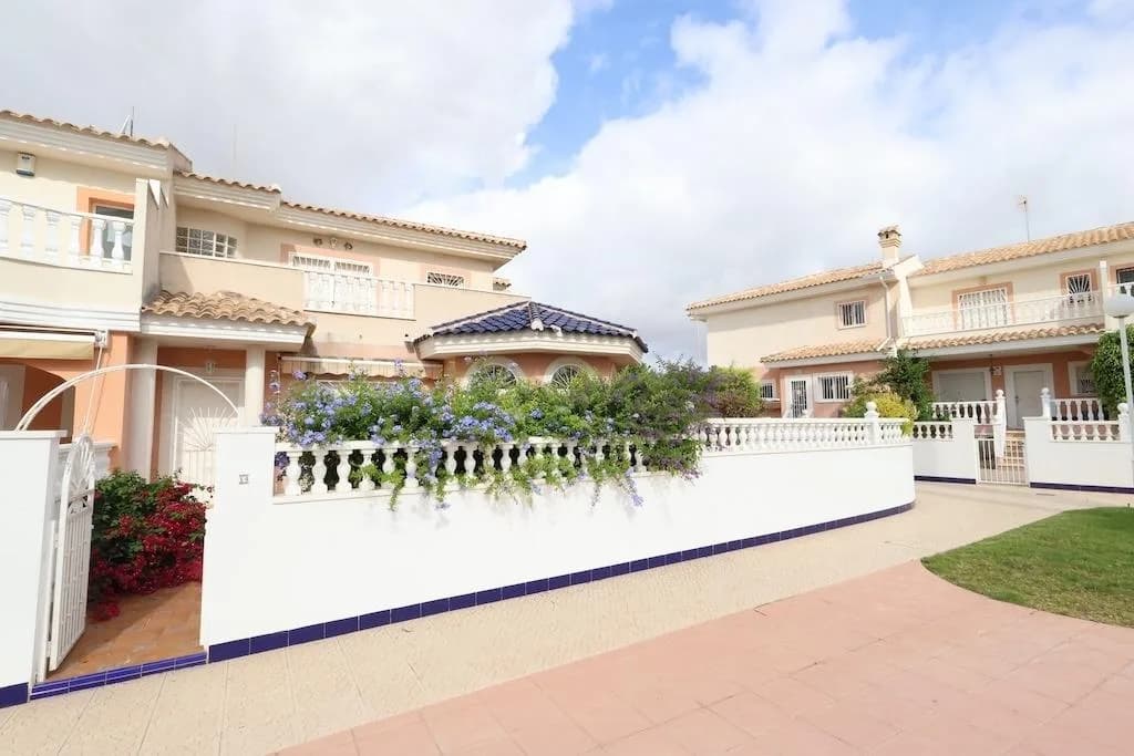 Semi-detached House In Rojales