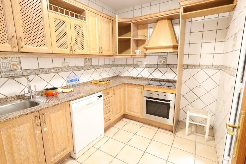 Semi-detached House In Torrevieja - Image 3