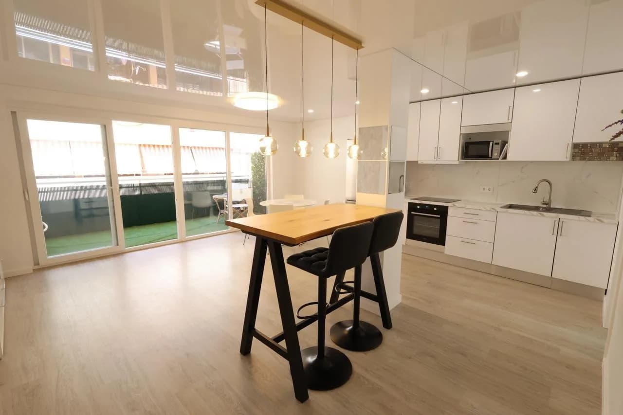 Apartment de 3 dormitorios en venta en Torrevieja, Alicante - Image 4