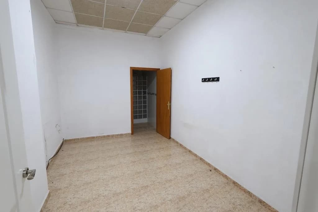 Commercial Premises In Torrevieja - Image 4