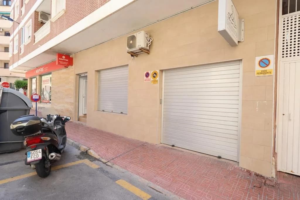 Commercial Premises In Torrevieja - Image 9