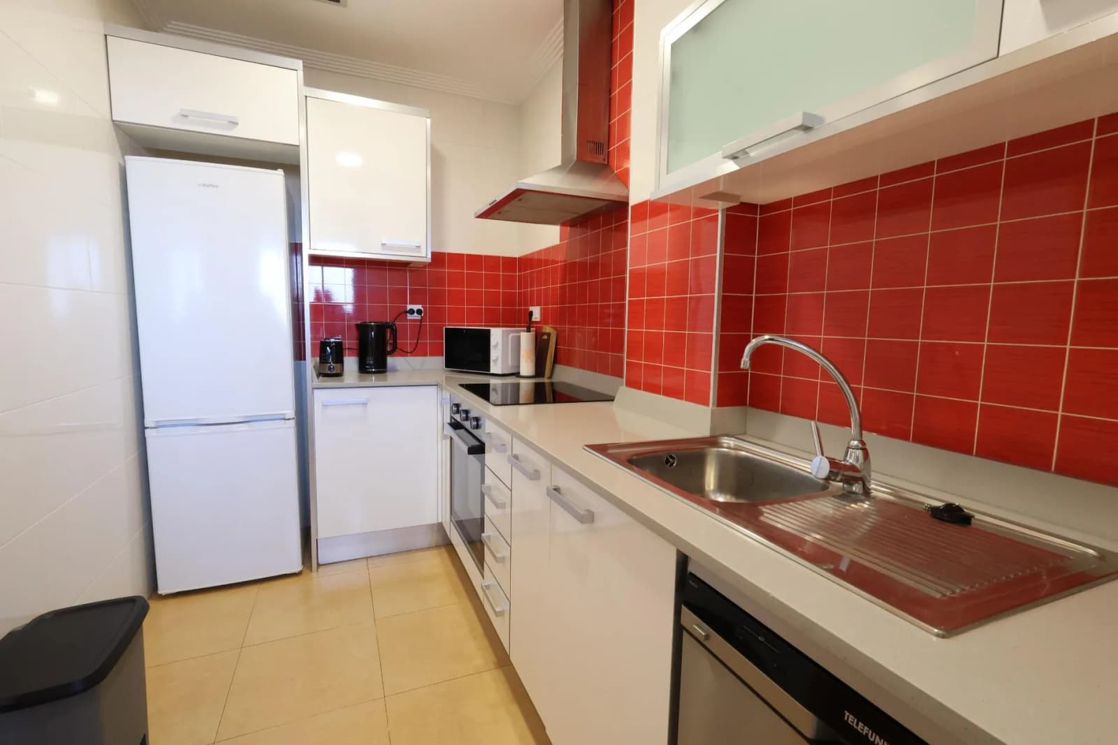 Apartment de 2 dormitorios en venta en Orihuela Costa, Alicante - Image 3