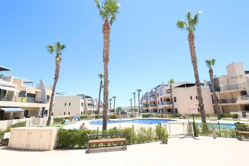 Apartment de 2 dormitorios en venta en Pilar de la Horadada, Alicante