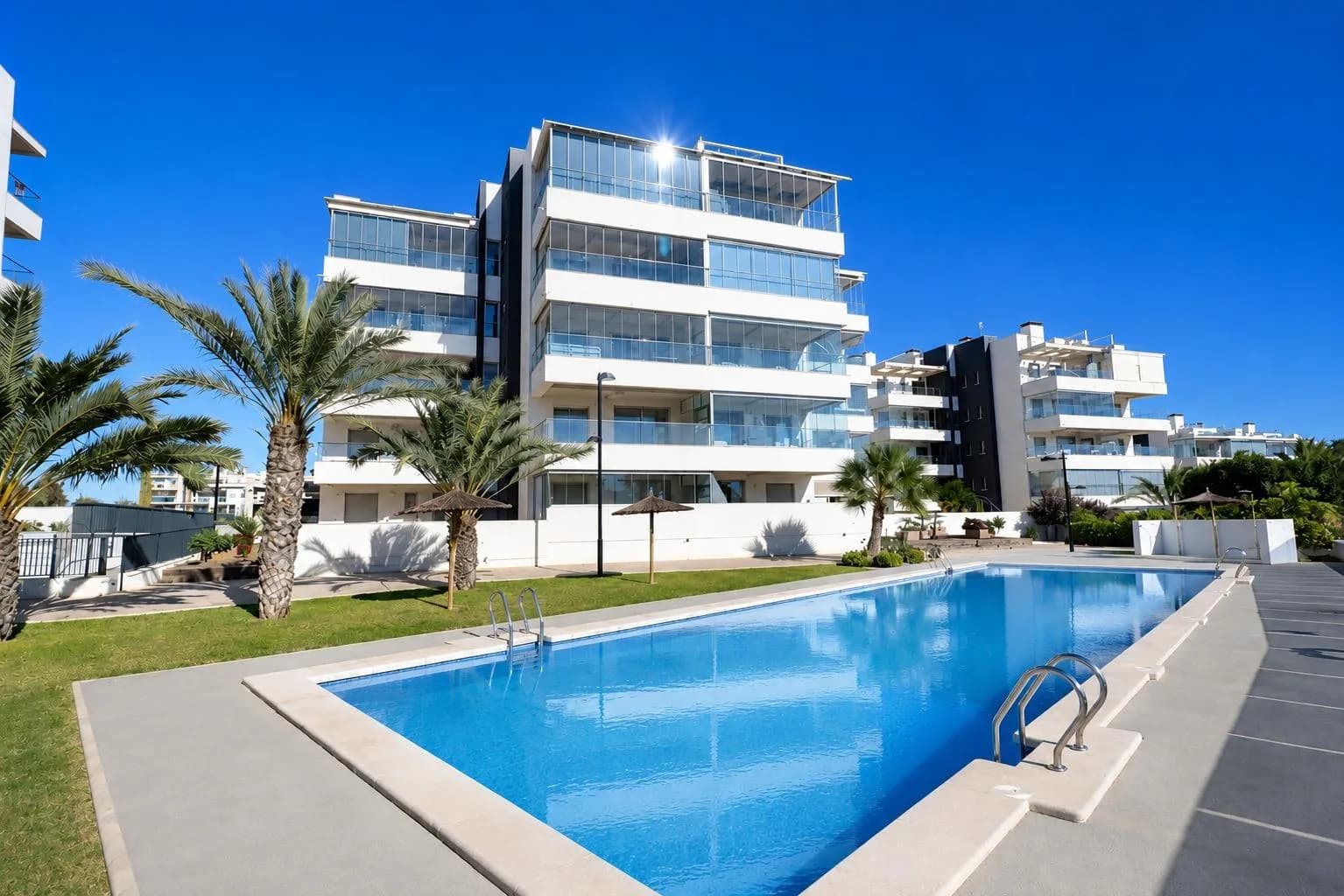 Apartment de 3 dormitorios en venta en Orihuela Costa, Alicante