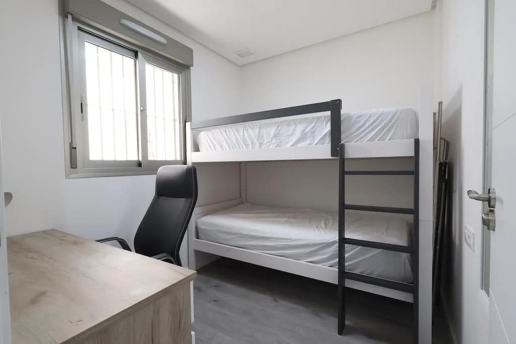 Apartment de 3 dormitorios en venta en Orihuela Costa, Alicante - Image 9