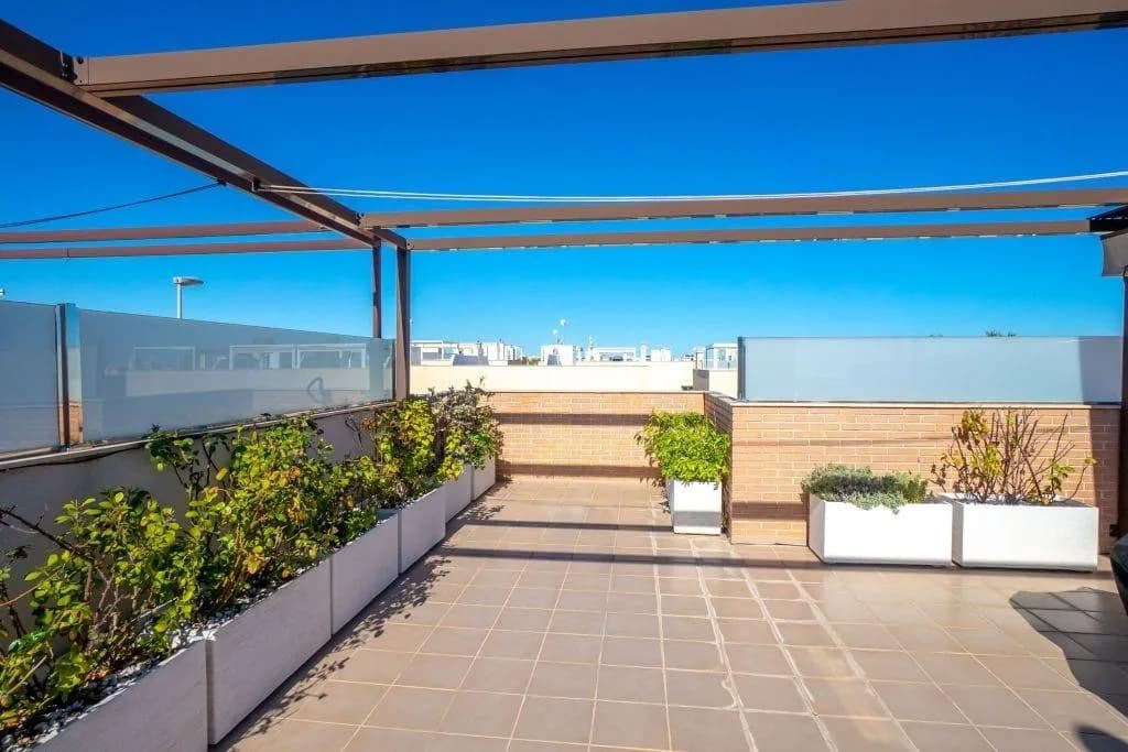 Villa de 2 dormitorios en venta en Pilar de la Horadada, Alicante - Image 2
