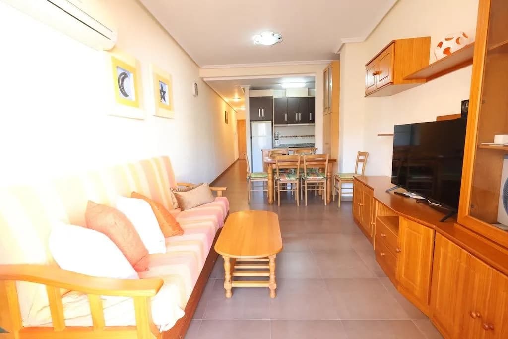 Apartment de 1 dormitorios en venta en Torrevieja, Alicante - Image 5