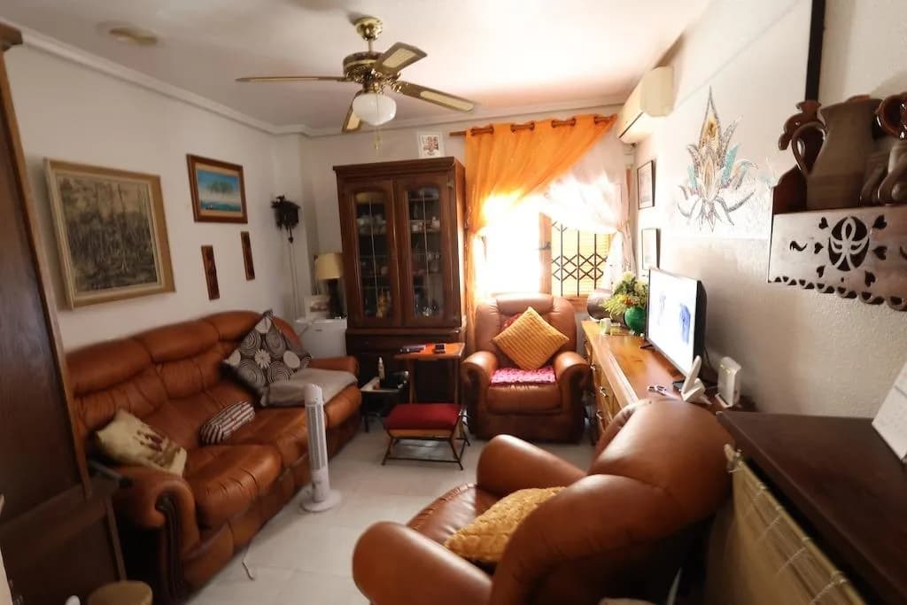 Apartment de 2 dormitorios en venta en Torrevieja, Alicante - Image 8