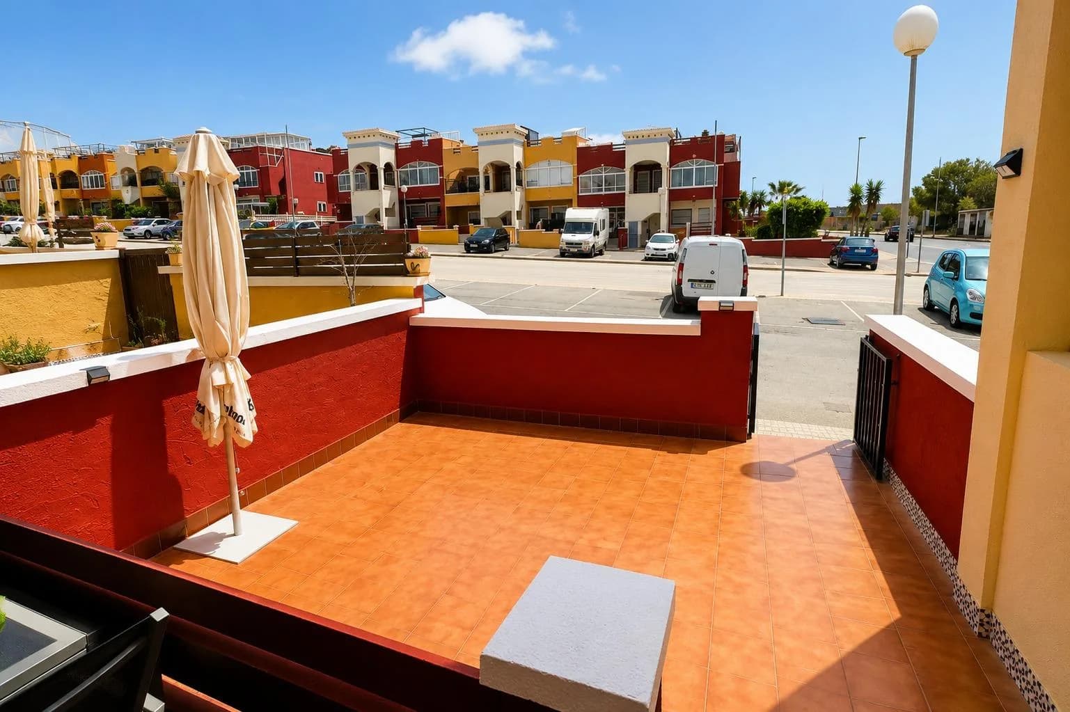 Bungalow de 2 dormitorios en venta en Orihuela Costa, Alicante - Image 3