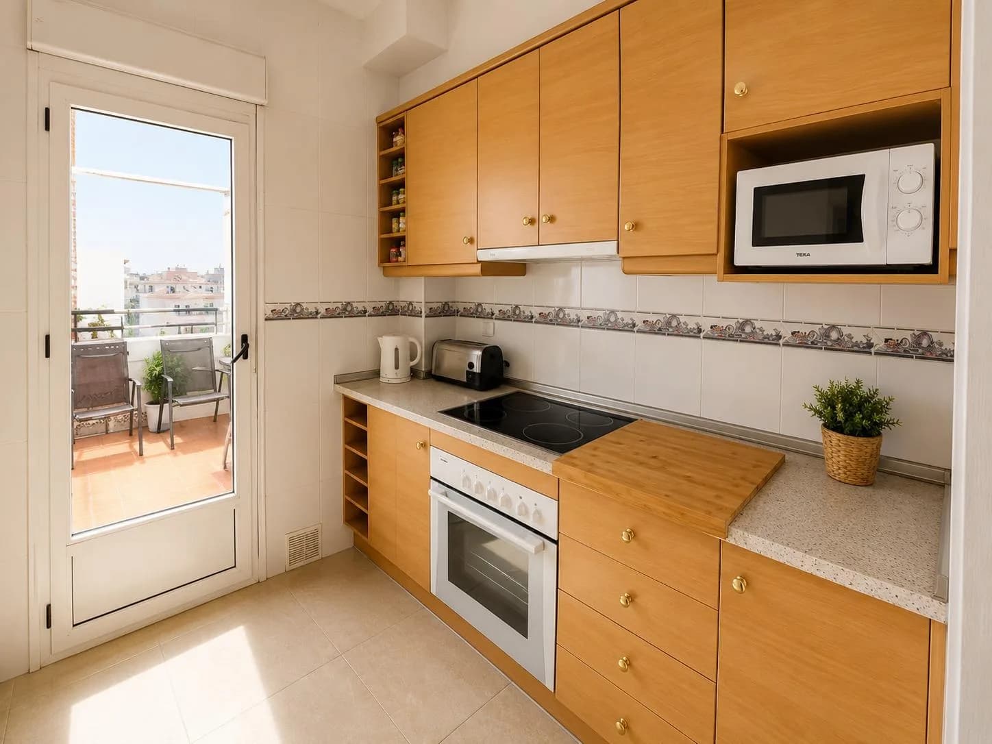 Bungalow de 2 dormitorios en venta en Orihuela Costa, Alicante - Image 9