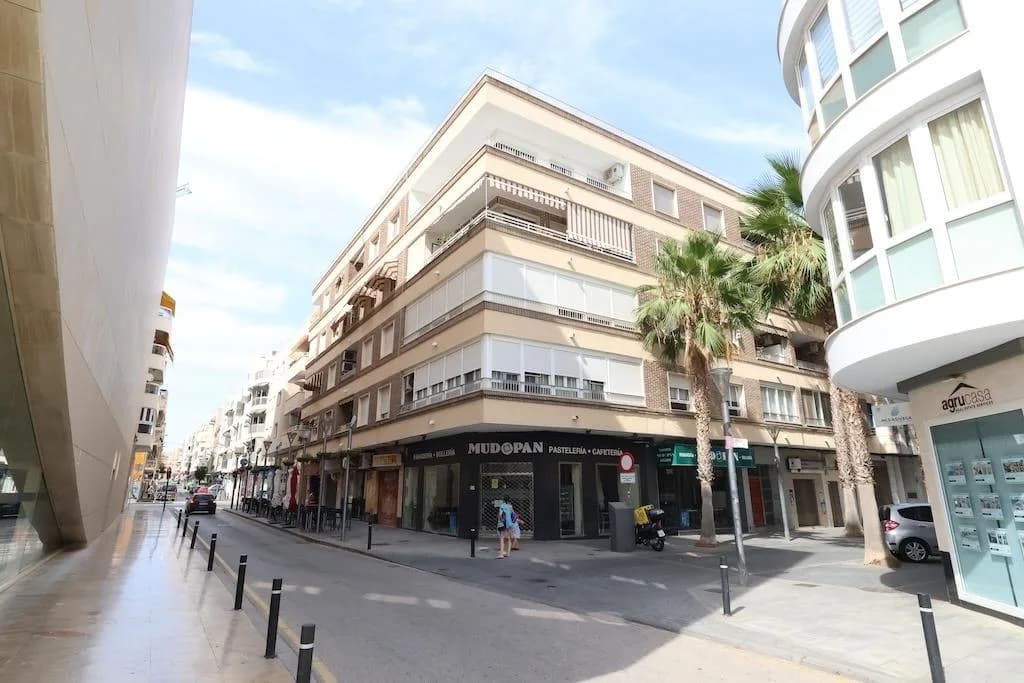 Villa de 3 dormitorios en venta en Torrevieja, Alicante