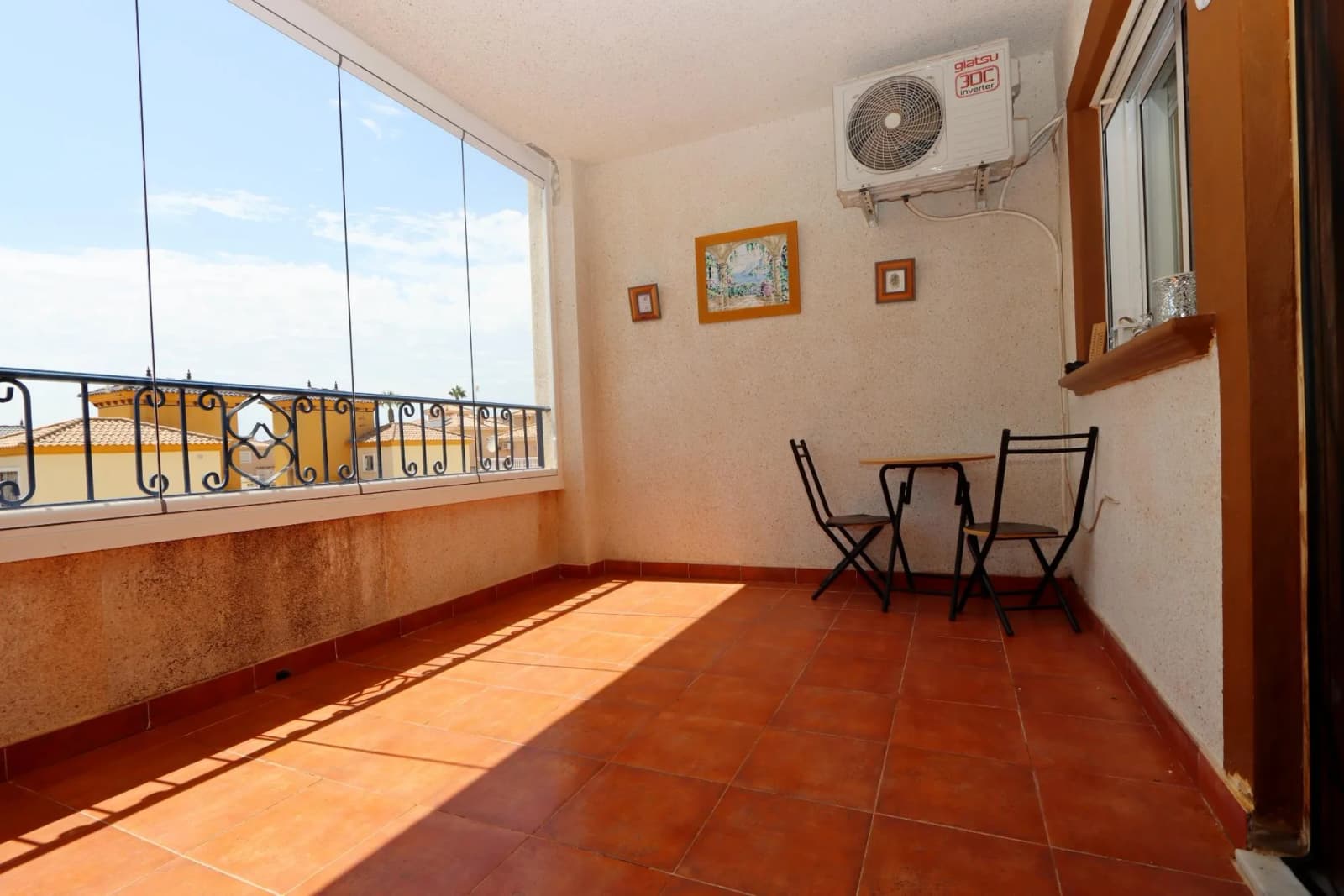 Apartment de 2 dormitorios en venta en Orihuela Costa, Alicante - Image 4