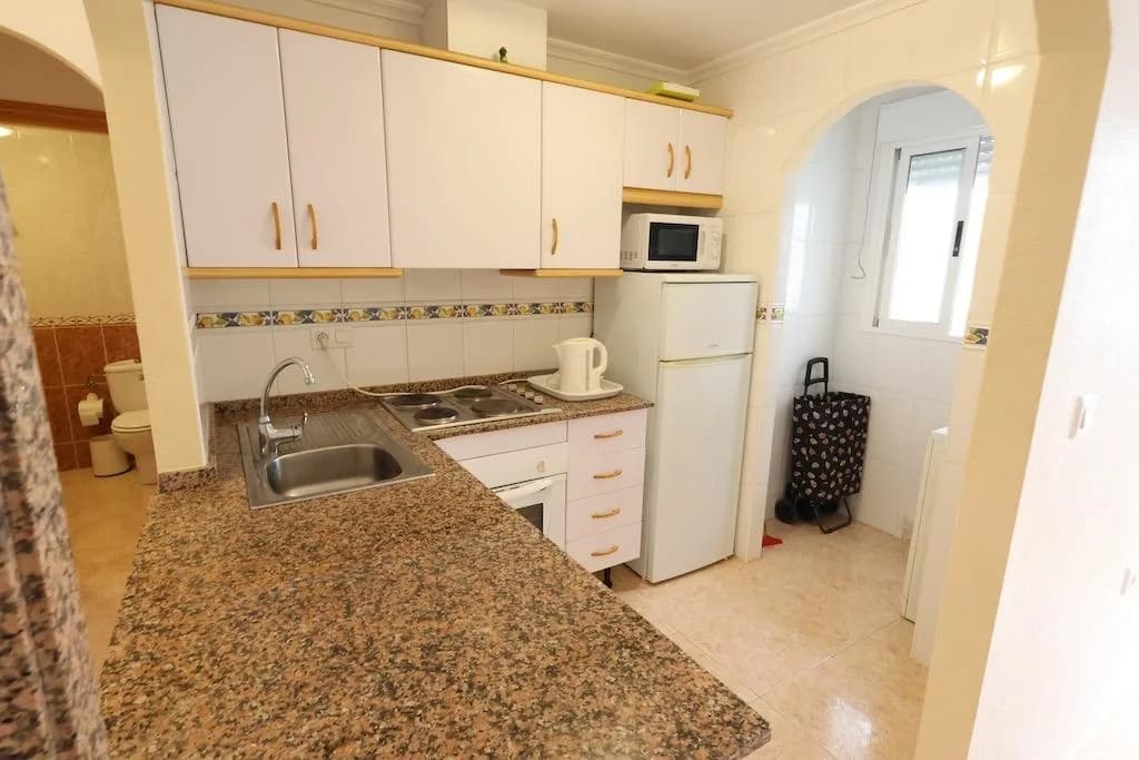 2 Bedroom Apartment for Sale in Torrevieja, Alicante - Image 4