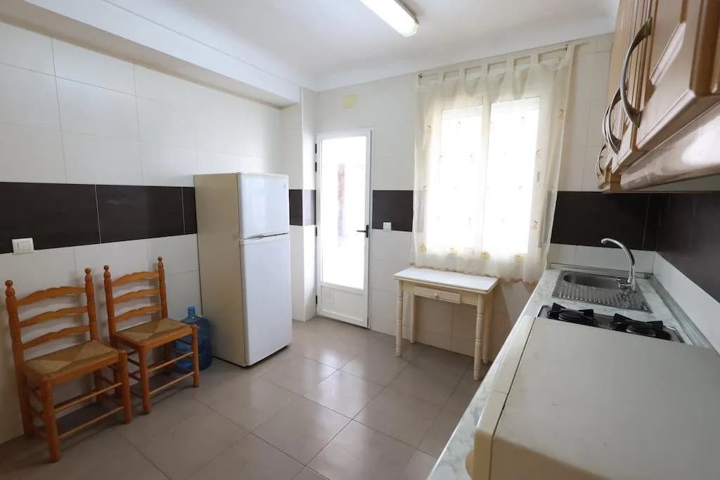 Apartment de 3 dormitorios en venta en Torrevieja, Alicante - Image 4