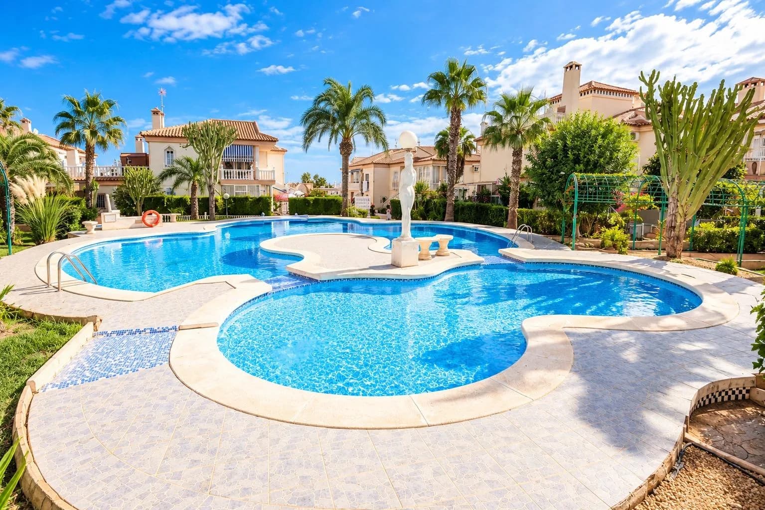 2 Bedroom Apartment for Sale in Torrevieja, Alicante - Image 7
