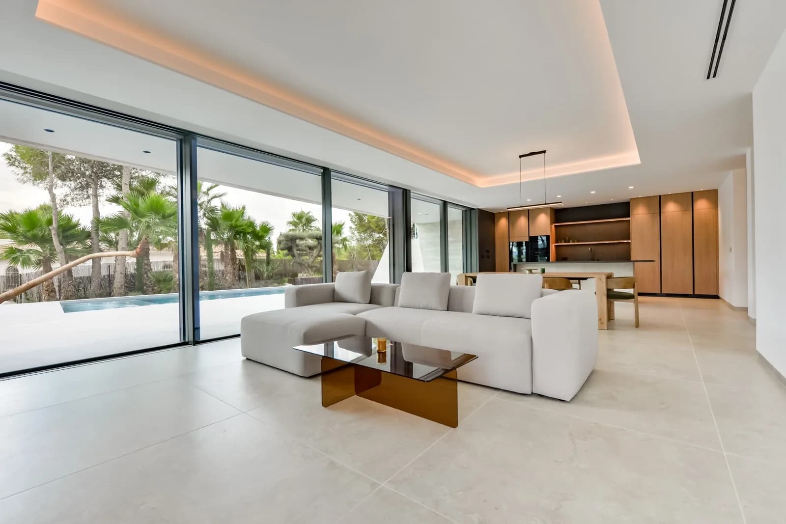 4 Bedroom Villa for Sale in Altea, Alicante - Image 2