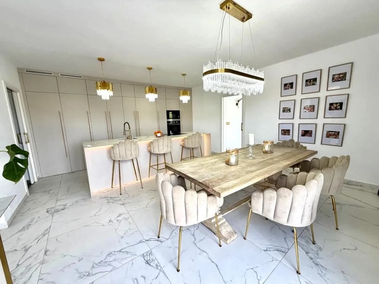6 Bedroom Villa for Sale in Villamartin, Alicante - Image 5