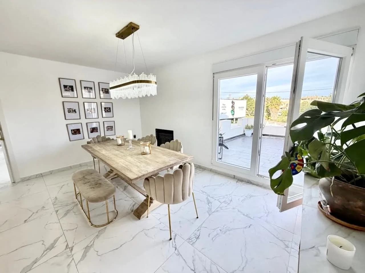 6 Bedroom Villa for Sale in Villamartin, Alicante - Image 7