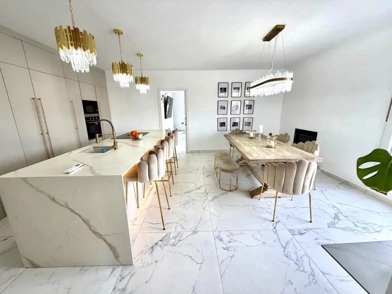 6 Bedroom Villa for Sale in Villamartin, Alicante - Image 8