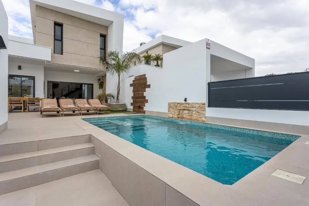 Detached Villa In Dolores - Image 2