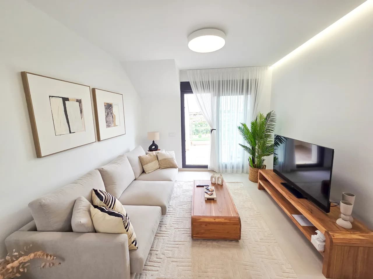 2 Bedroom Villa for Sale in Pilar de la Horadada, Alicante - Image 3