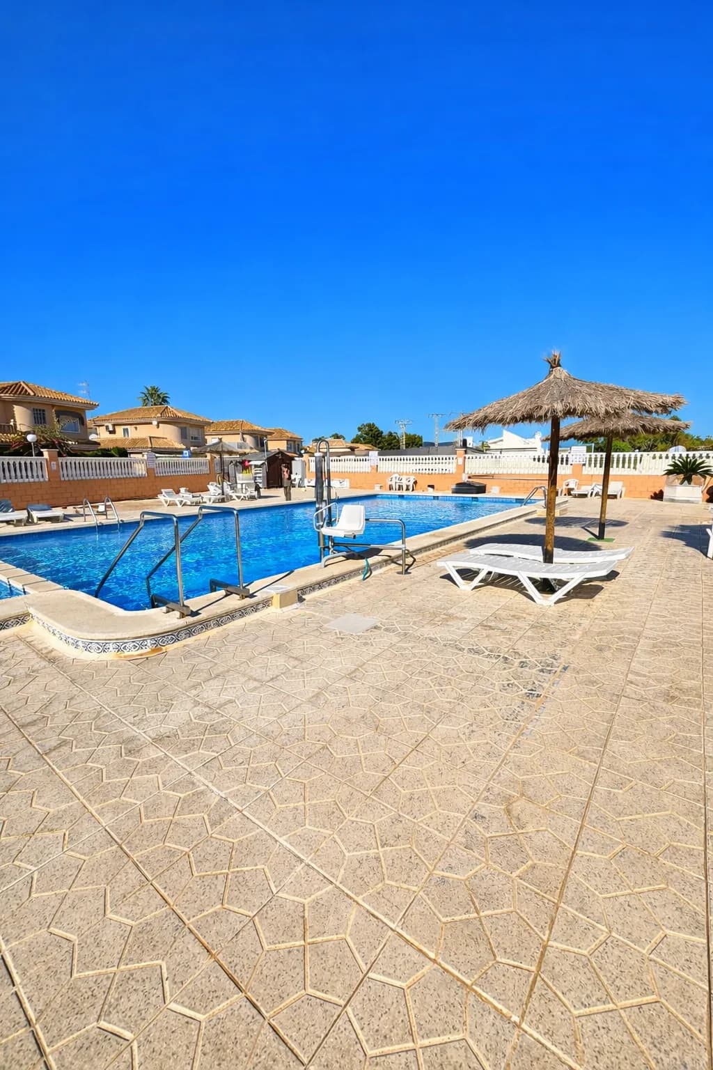 2 Bedroom Bungalow for Sale in Torrevieja, Alicante