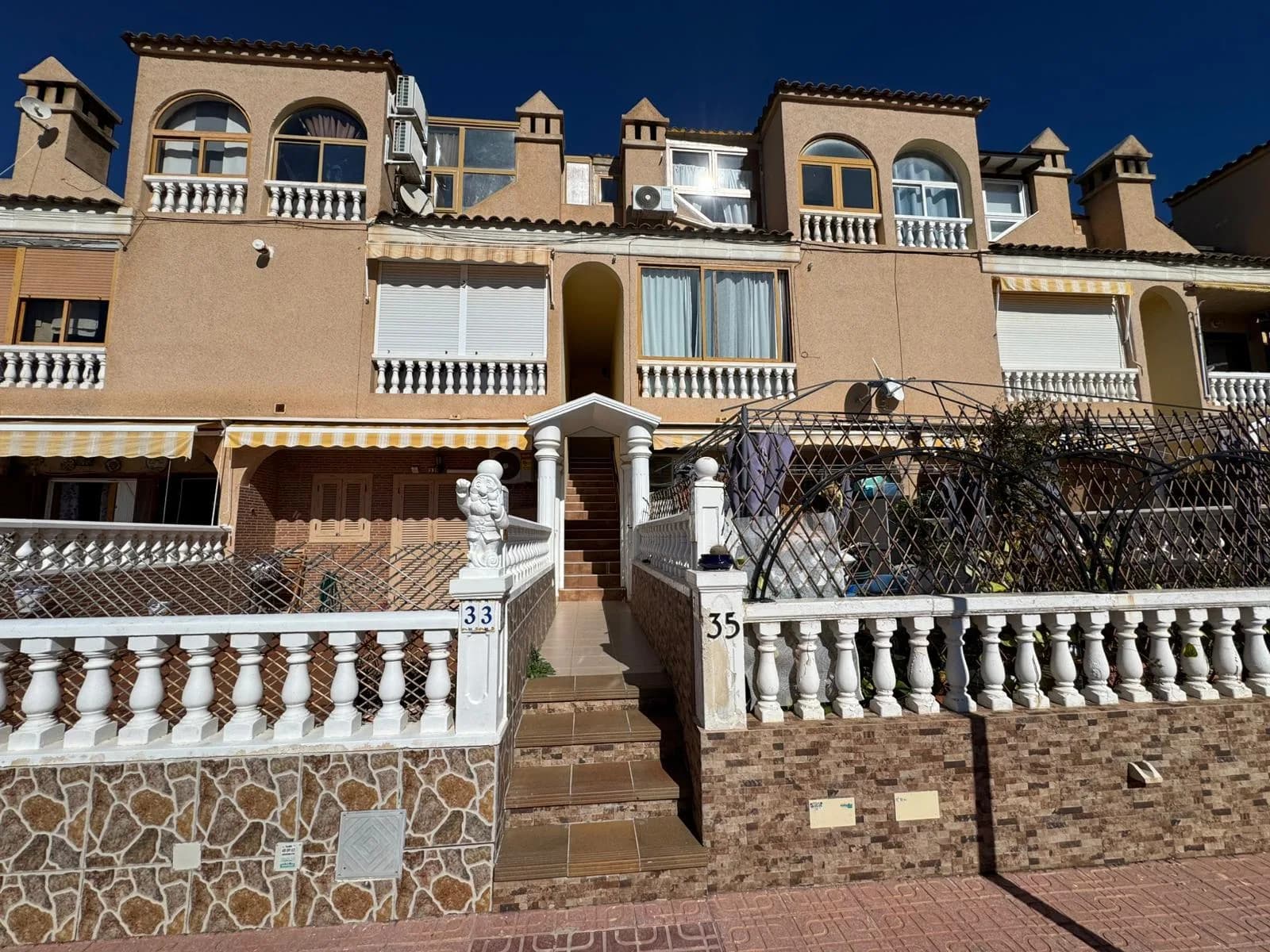 2 Bedroom Bungalow for Sale in Torrevieja, Alicante - Image 2
