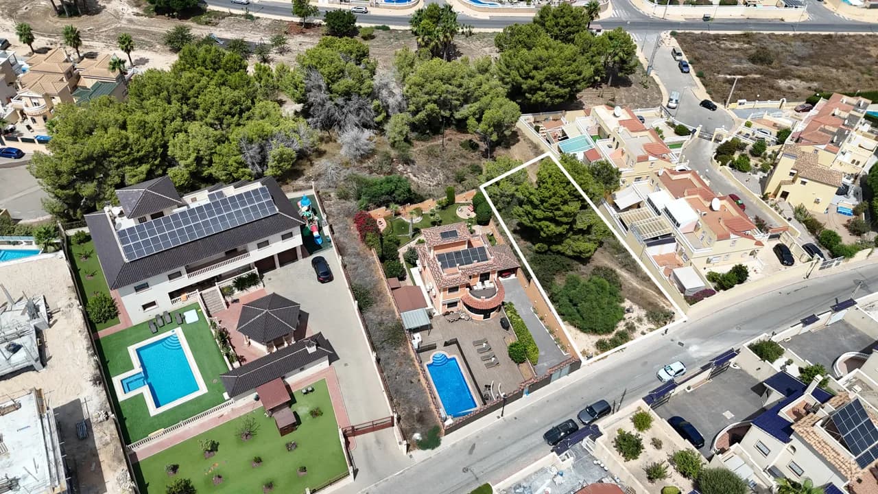 Plot for Sale in Villamartin, Alicante