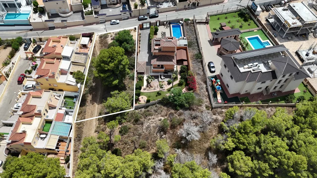 Plot for Sale in Villamartin, Alicante - Image 2